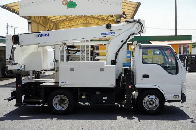 いすゞ エルフ TPG-NKR85N(2WD)の写真5