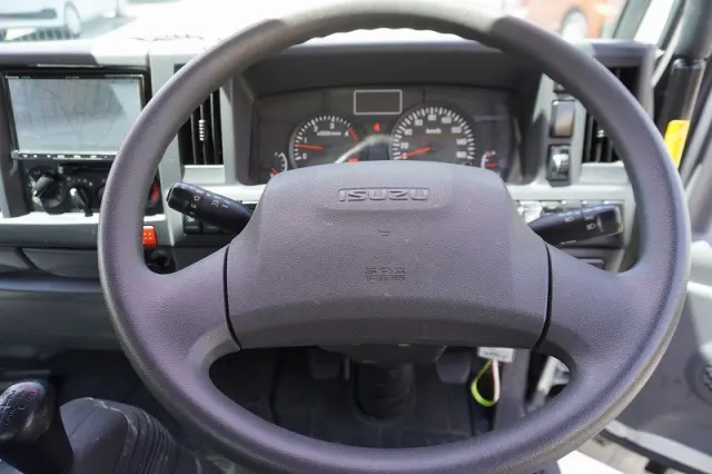 いすゞ エルフ TPG-NKR85N(2WD)の写真34