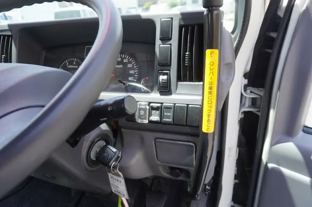 いすゞ エルフ TPG-NKR85N(2WD)の写真39