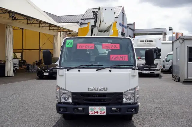 いすゞ エルフ TPG-NKR85AN(2WD)の写真2
