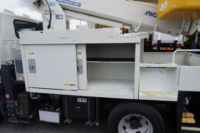いすゞ エルフ TPG-NKR85AN(2WD)の写真18