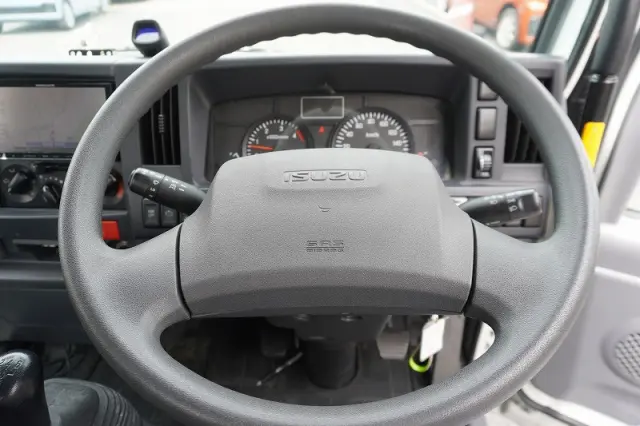 いすゞ エルフ TPG-NKR85AN(2WD)の写真36