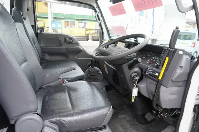 いすゞ エルフ TPG-NKR85AN(2WD)の写真43