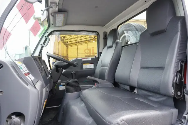 いすゞ エルフ TPG-NKR85AN(2WD)の写真45