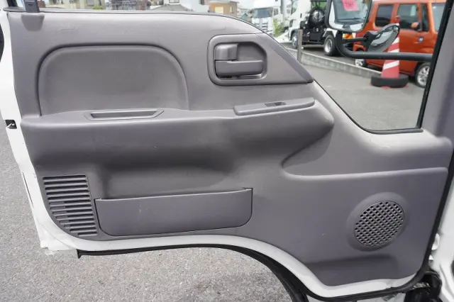 いすゞ エルフ TPG-NKR85AN(2WD)の写真46