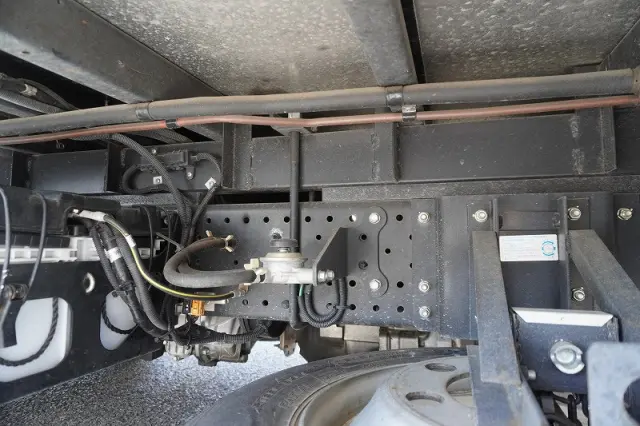 いすゞ エルフ 2PG-NPR88AN(2WD)の写真13