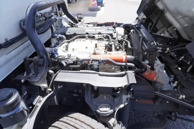 いすゞ エルフ 2PG-NPR88AN(2WD)の写真16