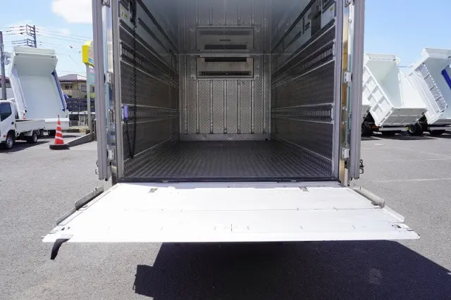 いすゞ エルフ 2PG-NPR88AN(2WD)の写真28