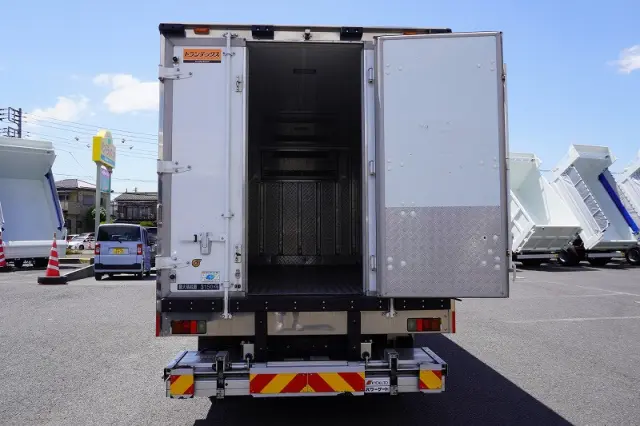いすゞ エルフ 2PG-NPR88AN(2WD)の写真33