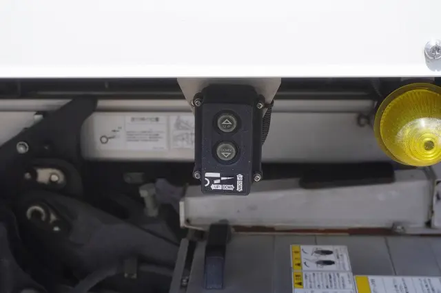 いすゞ エルフ 2PG-NPR88AN(2WD)の写真35