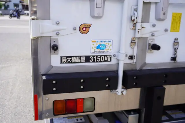 いすゞ エルフ 2PG-NPR88AN(2WD)の写真37