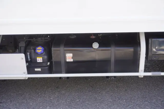 いすゞ エルフ 2PG-NPR88AN(2WD)の写真39
