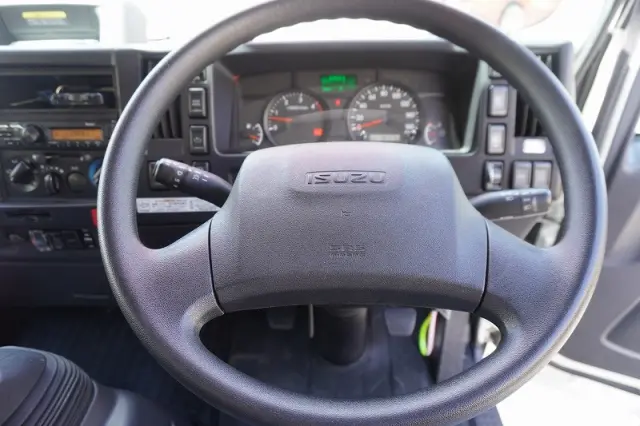 いすゞ エルフ 2PG-NPR88AN(2WD)の写真40