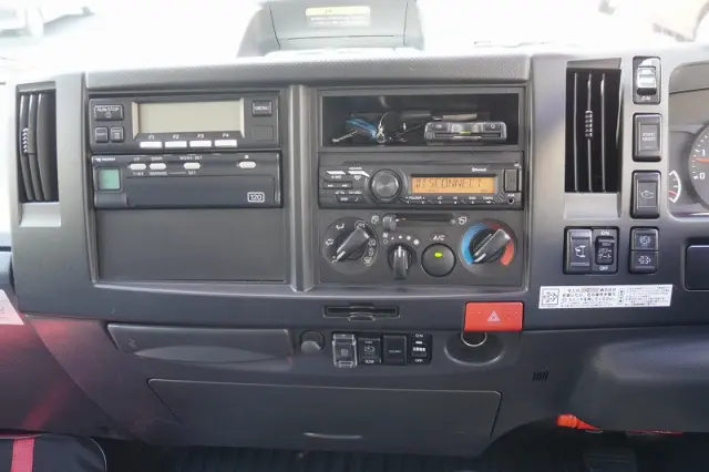 いすゞ エルフ 2PG-NPR88AN(2WD)の写真42