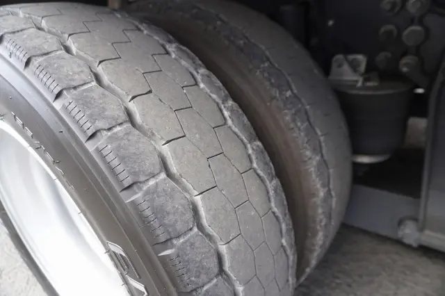 いすゞ ギガ 2PG-CYJ77D(8x4)の写真11