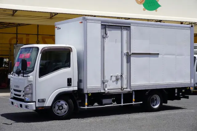 いすゞ エルフ TRG-NMR85AN(2WD)の写真1