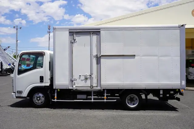 いすゞ エルフ TRG-NMR85AN(2WD)の写真3