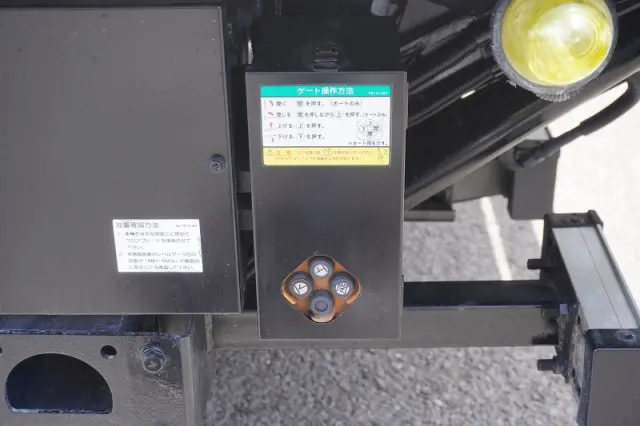 いすゞ エルフ TRG-NMR85AN(2WD)の写真30