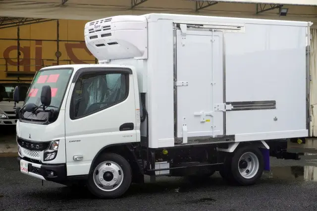 三菱 キャンター 2RG-FBAV0(2WD)の写真1