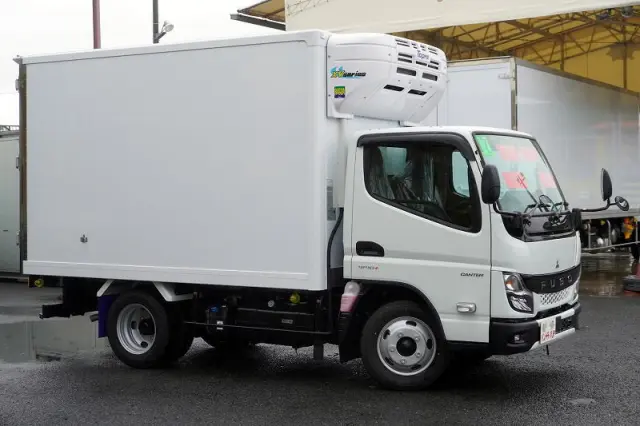 三菱 キャンター 2RG-FBAV0(2WD)の写真6