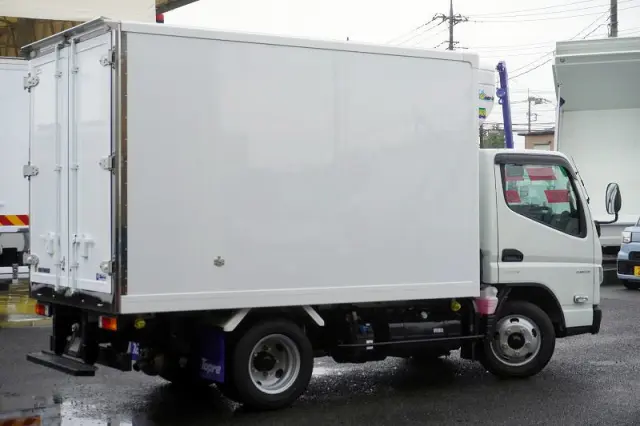 三菱 キャンター 2RG-FBAV0(2WD)の写真8