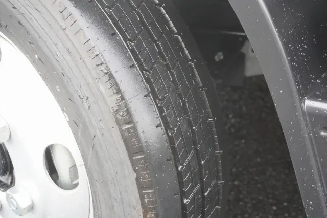 三菱 キャンター 2RG-FBAV0(2WD)の写真9