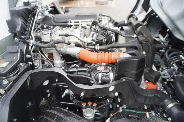 三菱 キャンター 2RG-FBAV0(2WD)の写真14