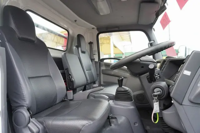 いすゞ エルフ SKG-NPR85YN(2WD)の写真39