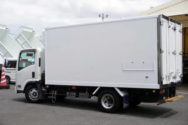 いすゞ エルフ 2RG-NPR88AN(2WD)の写真7
