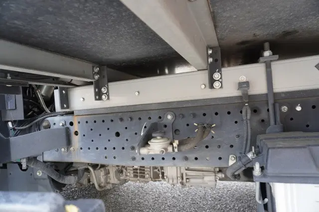 いすゞ エルフ 2RG-NPR88AN(2WD)の写真12