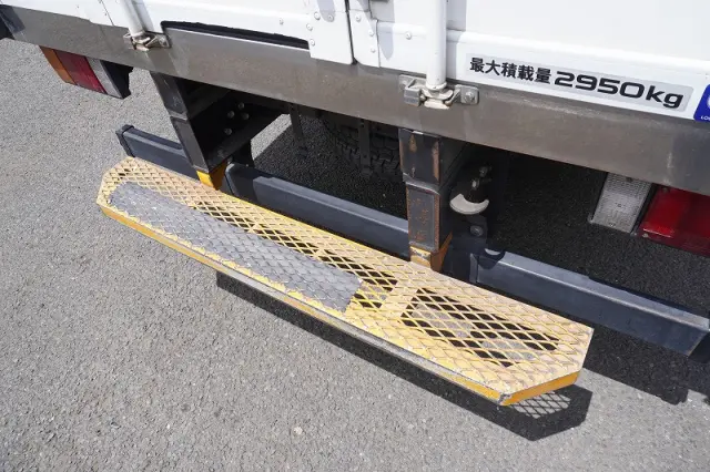 いすゞ エルフ 2RG-NPR88AN(2WD)の写真25