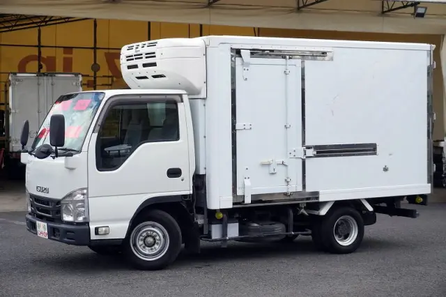 いすゞ エルフ TPG-NHR85AN(2WD)の写真1