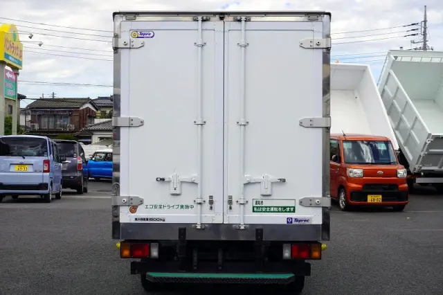 いすゞ エルフ TPG-NHR85AN(2WD)の写真4