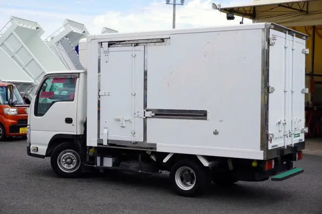 いすゞ エルフ TPG-NHR85AN(2WD)の写真7