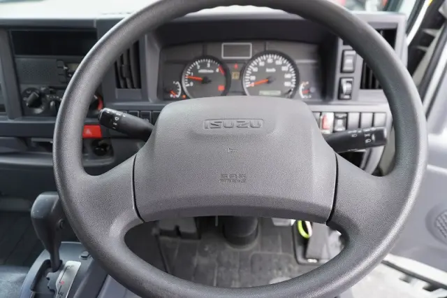 いすゞ エルフ TPG-NHR85AN(2WD)の写真30