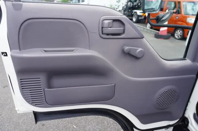 いすゞ エルフ TPG-NHR85AN(2WD)の写真40