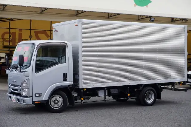 いすゞ エルフ TRG-NLR85AN(2WD)の写真1