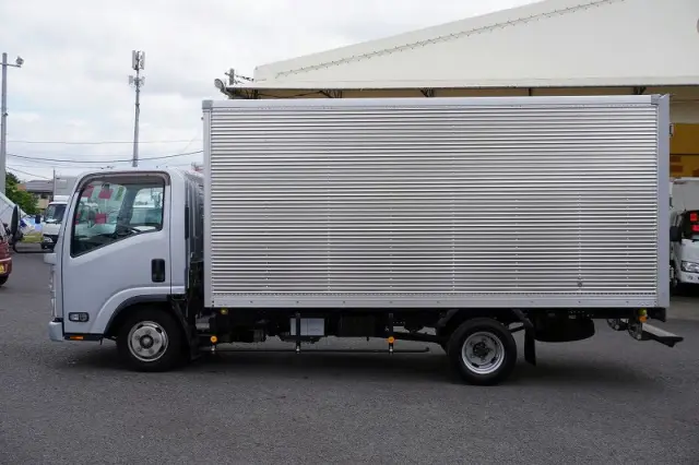 いすゞ エルフ TRG-NLR85AN(2WD)の写真3