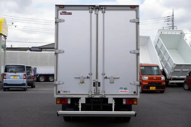 いすゞ エルフ TRG-NLR85AN(2WD)の写真4