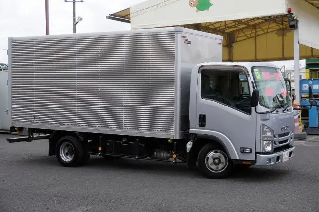 いすゞ エルフ TRG-NLR85AN(2WD)の写真6