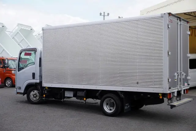 いすゞ エルフ TRG-NLR85AN(2WD)の写真7