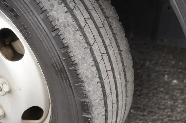 いすゞ エルフ TRG-NLR85AN(2WD)の写真9