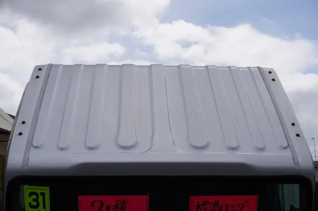 いすゞ エルフ TRG-NLR85AN(2WD)の写真16