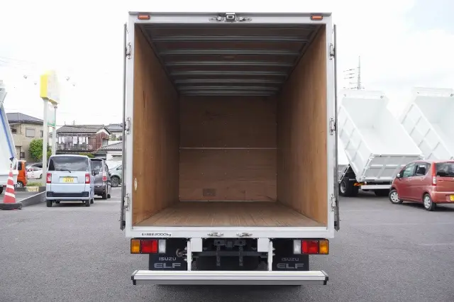 いすゞ エルフ TRG-NLR85AN(2WD)の写真18