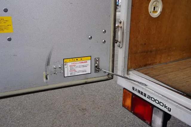 いすゞ エルフ TRG-NLR85AN(2WD)の写真24