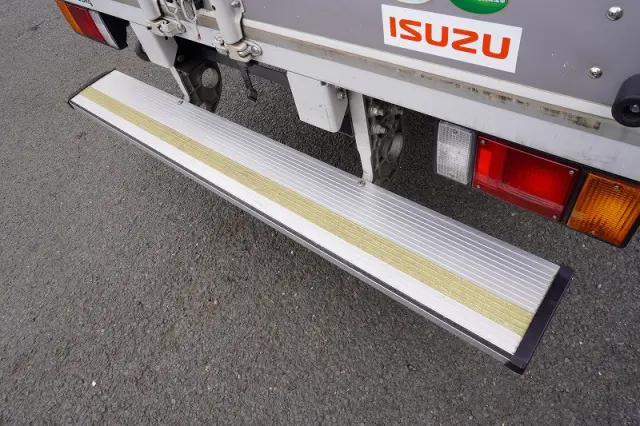 いすゞ エルフ TRG-NLR85AN(2WD)の写真26