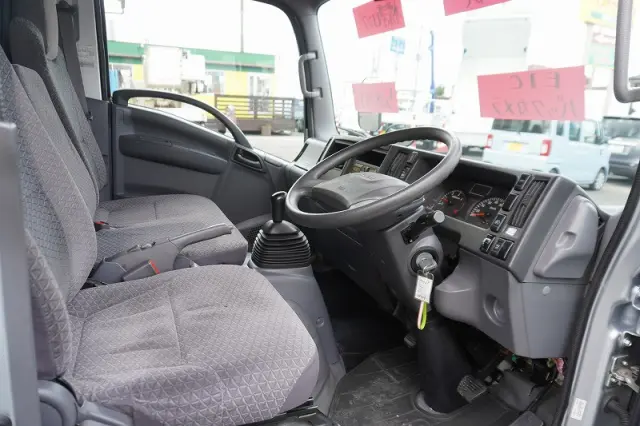 いすゞ エルフ TRG-NLR85AN(2WD)の写真36