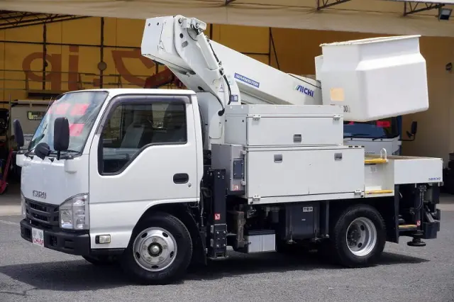 いすゞ エルフ TPG-NKR85AN(2WD)の写真1