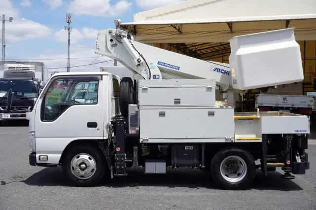 いすゞ エルフ TPG-NKR85AN(2WD)の写真3