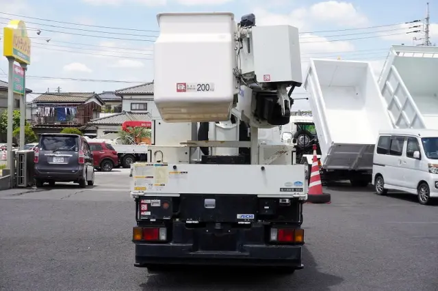 いすゞ エルフ TPG-NKR85AN(2WD)の写真4